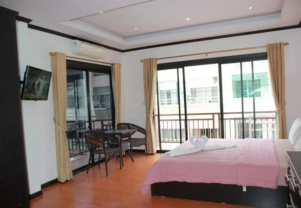 Паттайя: K&J Apartment