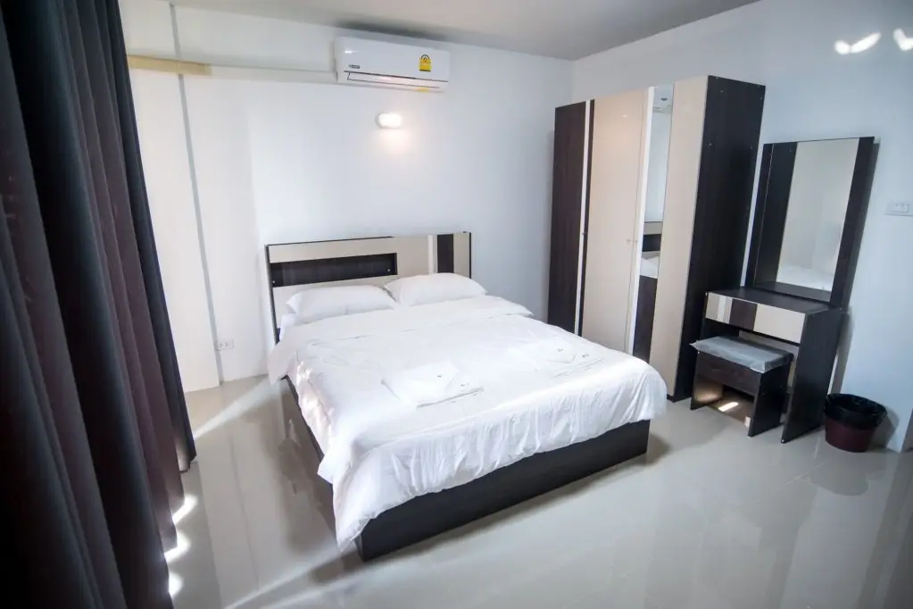Лопбури: PJ Loft Hotel