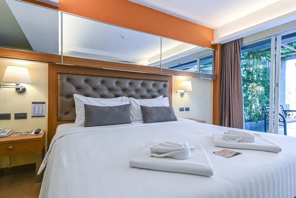 Хуахин: Golden Sea Hua Hin