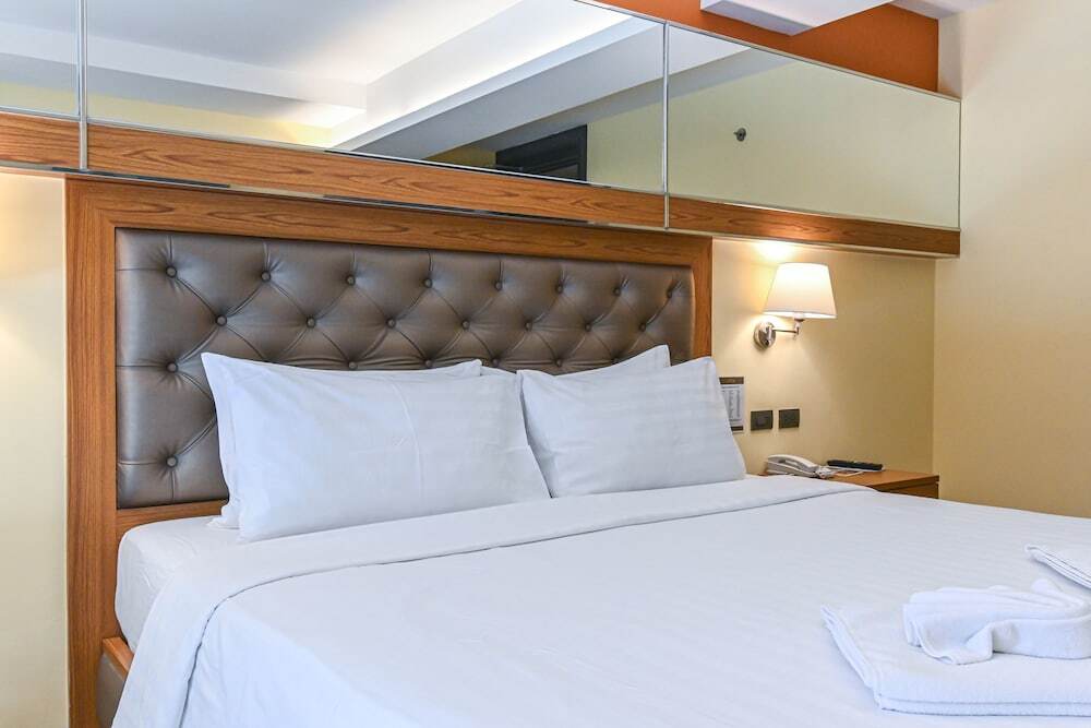 Хуахин: Golden Sea Hua Hin