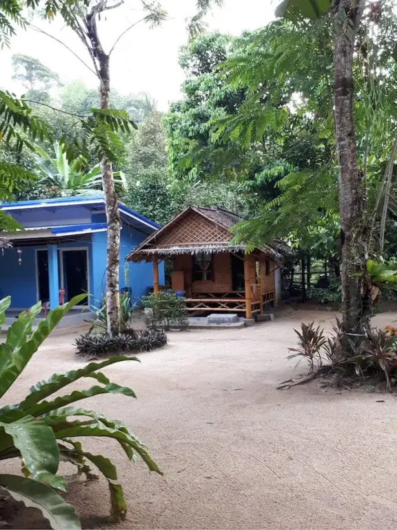 Лансака: Khanum Songpeenong