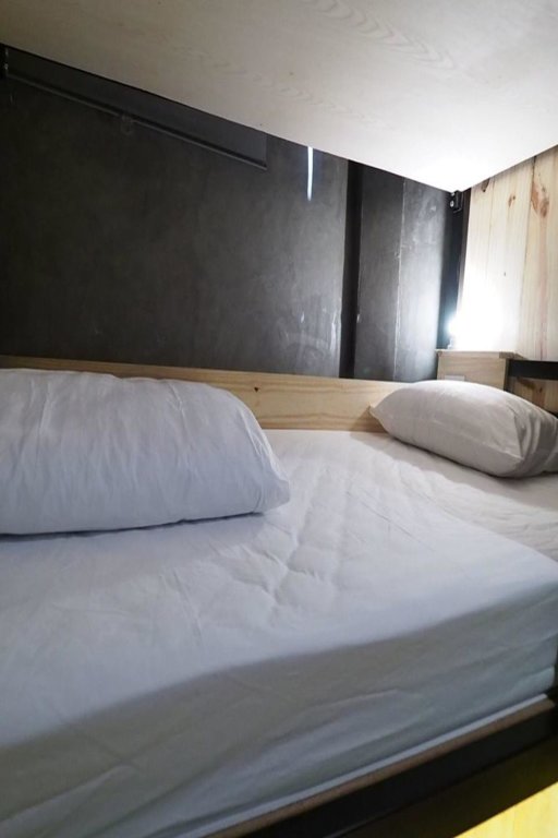 Бангкок: Luck-Yimm Hostel - Adults Only