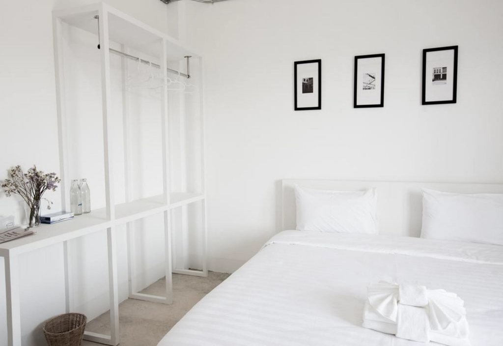 Лампанг: Flat White Cafe x Poshtel