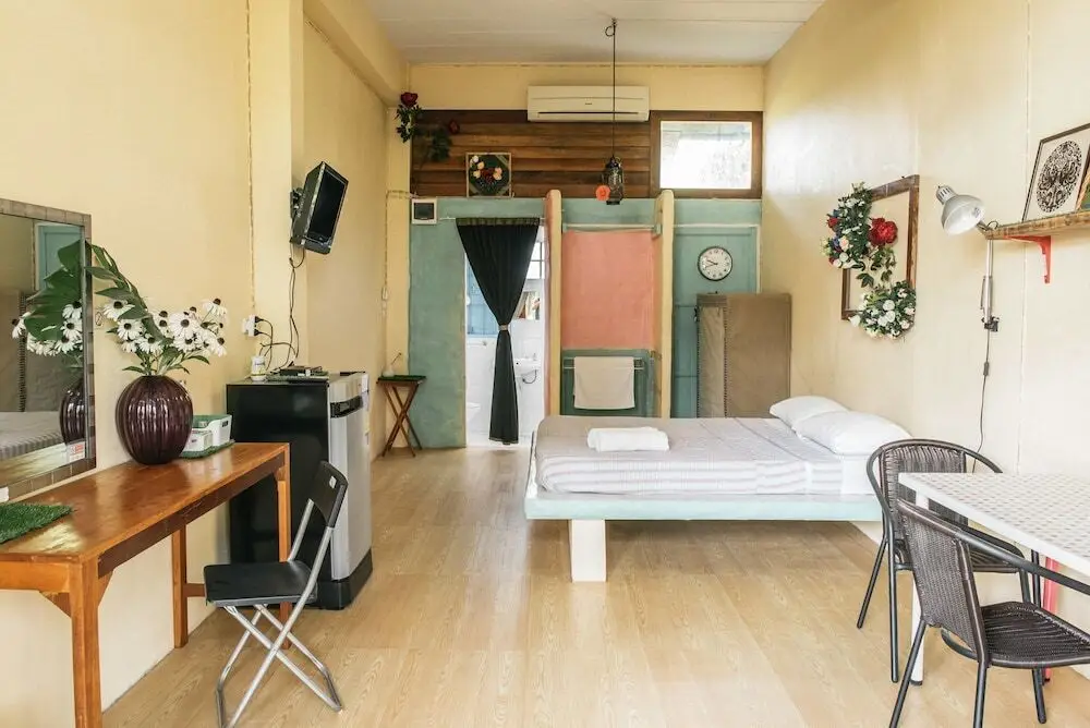 Накхон-Чай-Си: Samlee's House