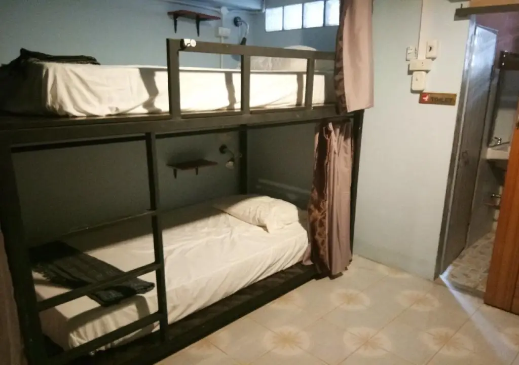 Хатъяй: The 25 Hostel