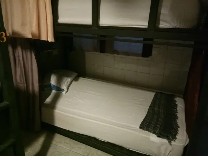 Хатъяй: The 25 Hostel