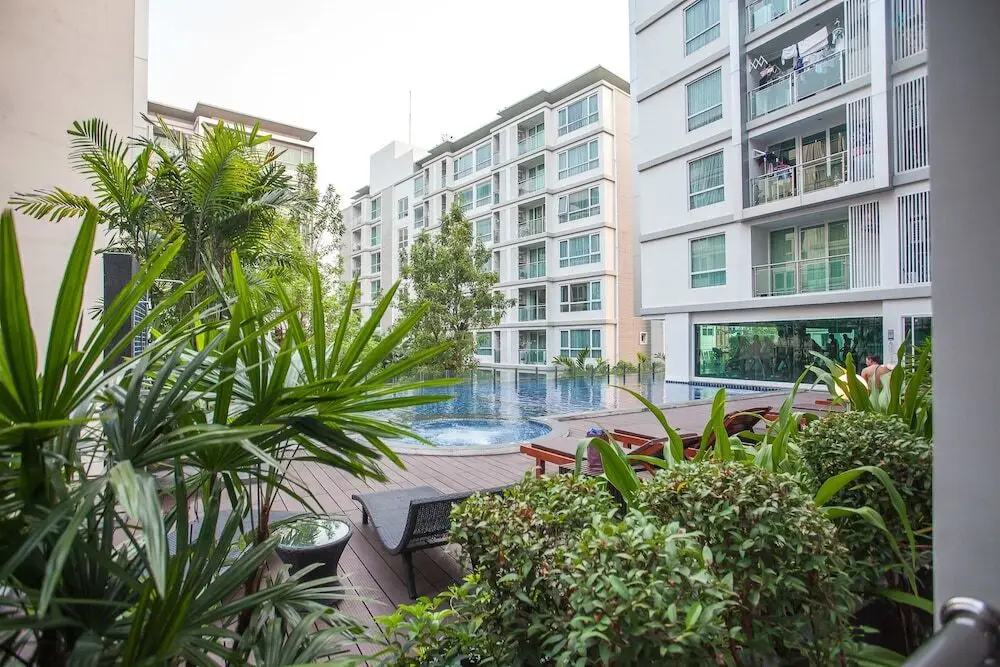 Бангкок: Sukhumvit 64 Pool View Apartment