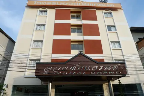 Auychai Grand Hotel — фото 1