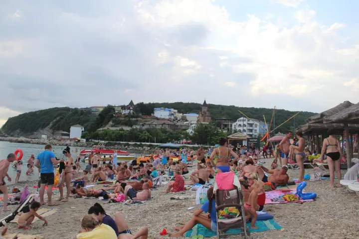 Новомихайловский: Villa Park Victoria