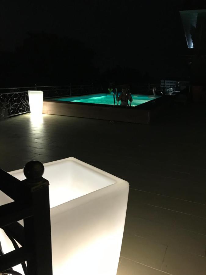 Новомихайловский: Villa Park Victoria