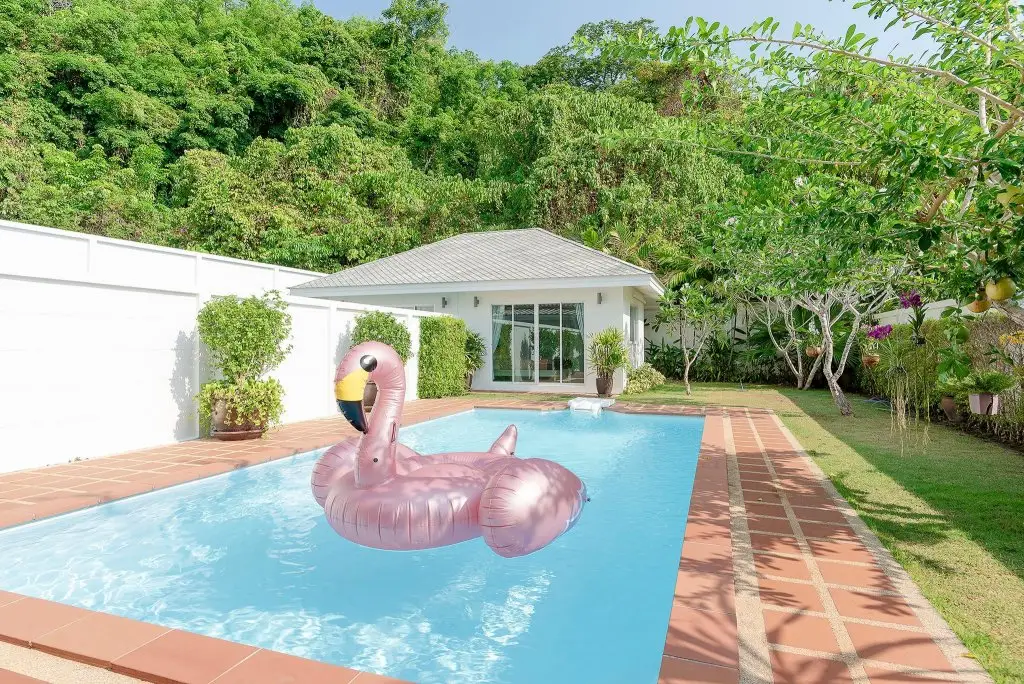 Тхаланг: BaanPromphun Pool Villa by BV