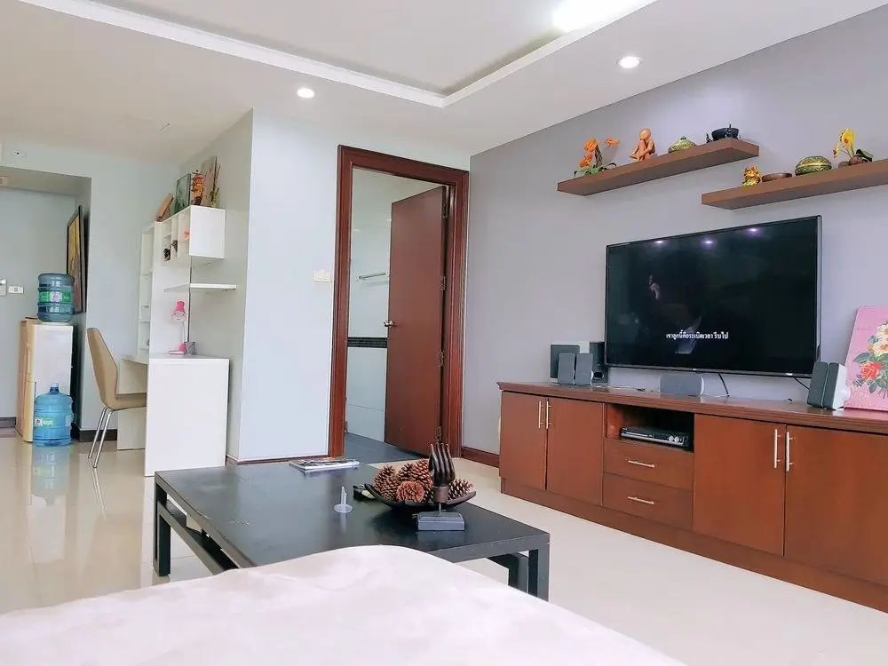 Паттайя: A Large 2 BR-3 Baths 207 Downtown