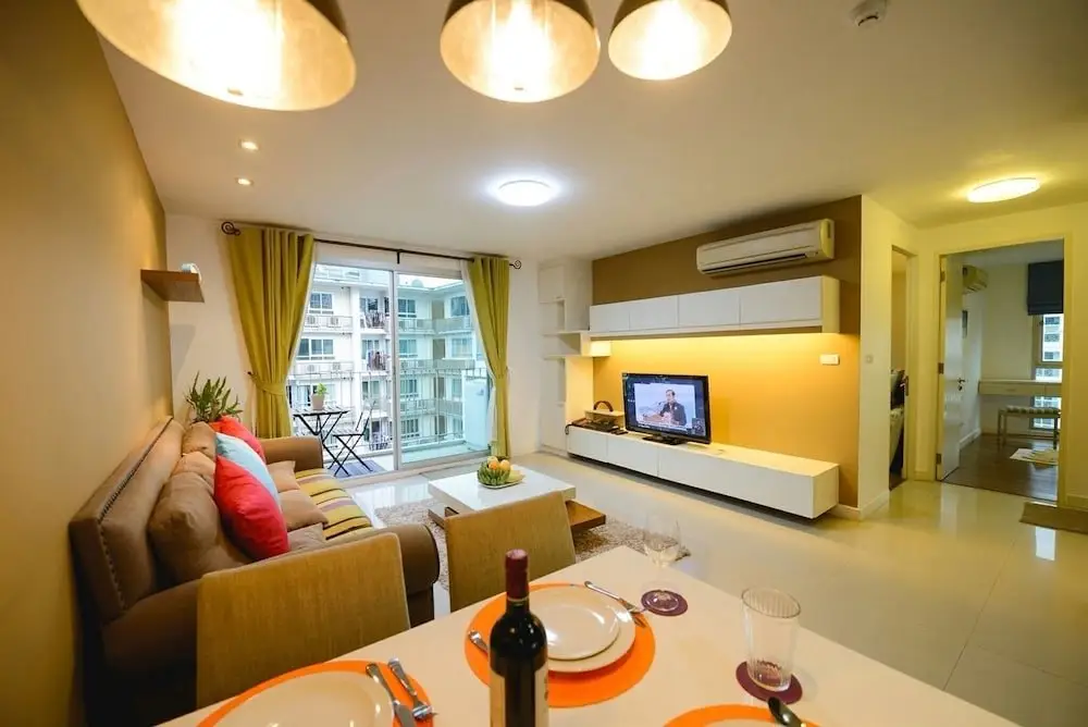 Бангкок: Nicely Apartment Near MRT Ratchadaphisak