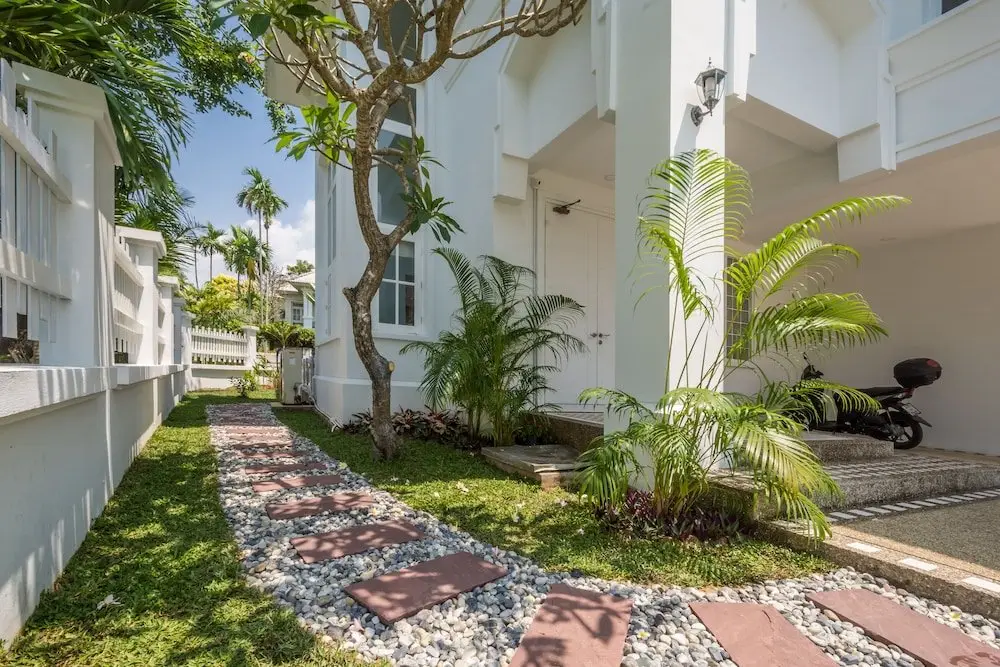На Чом Тхиан: Exclusive Beachfront Villa