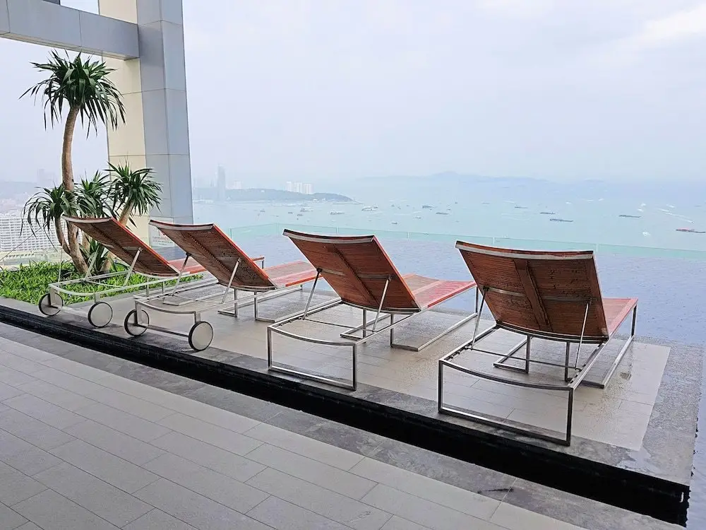 Паттайя: 1BR Centric Sea 115 With Infinity Pool