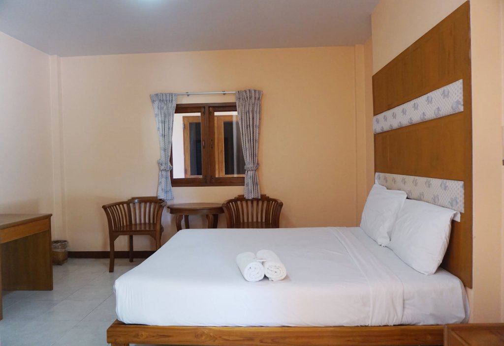 Исторический парк Kamphaeng Phet: Hin Sai Resotel