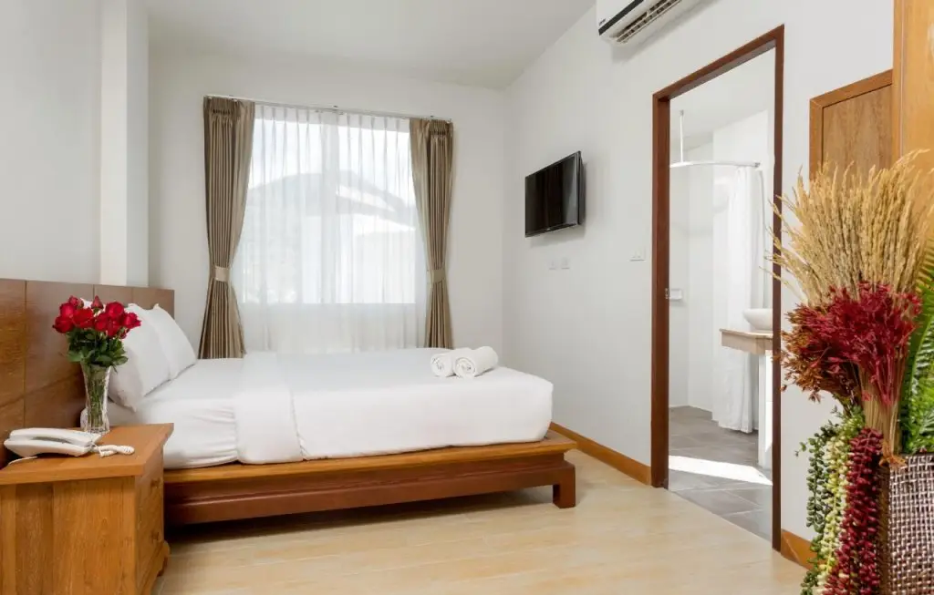 Кату: Asia Express Hotel
