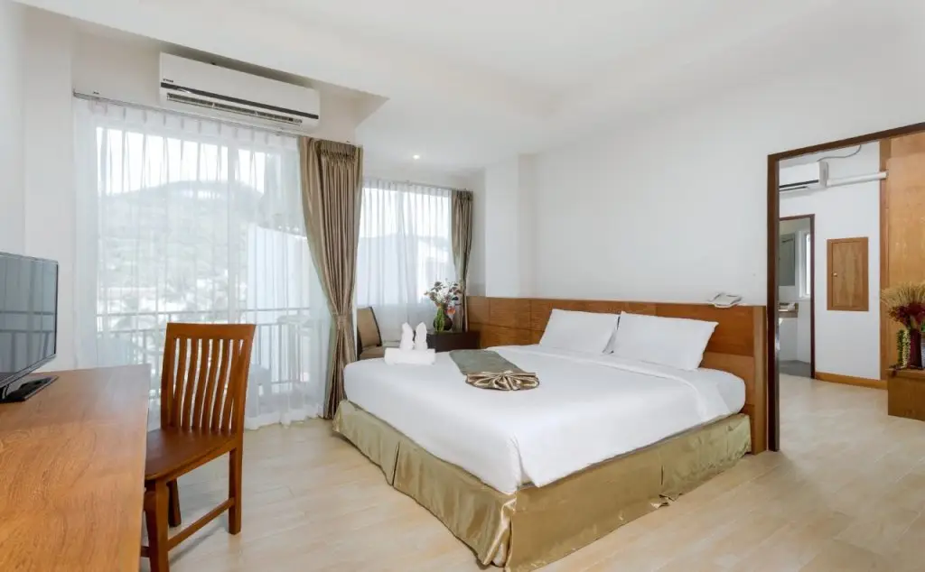 Кату: Asia Express Hotel