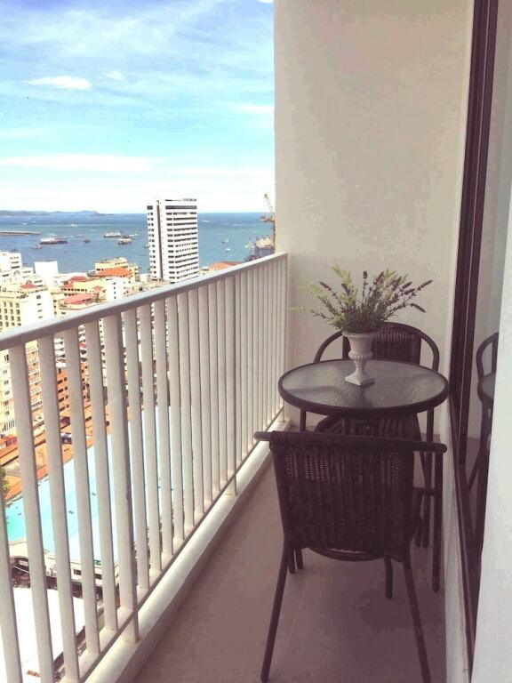 Паттайя: The Base Pattaya Horizon Inn