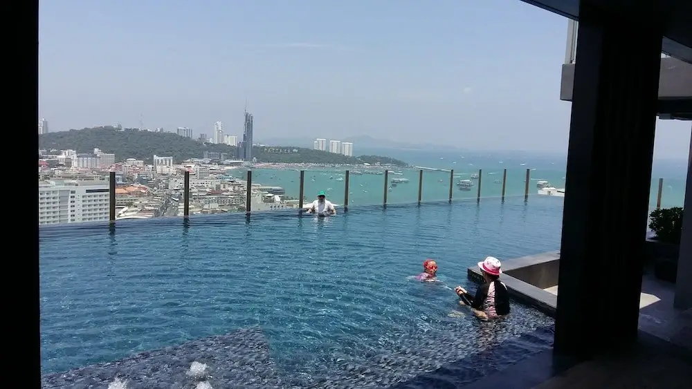 Паттайя: The Base Pattaya Horizon Inn
