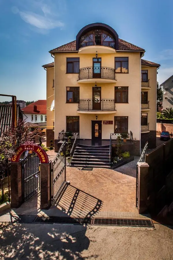 Сочи: Отель Golden House