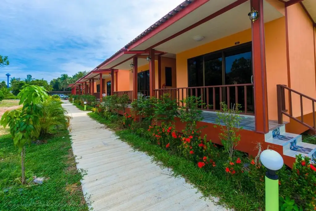 Ланта: Toongyoong Longbeach Resort