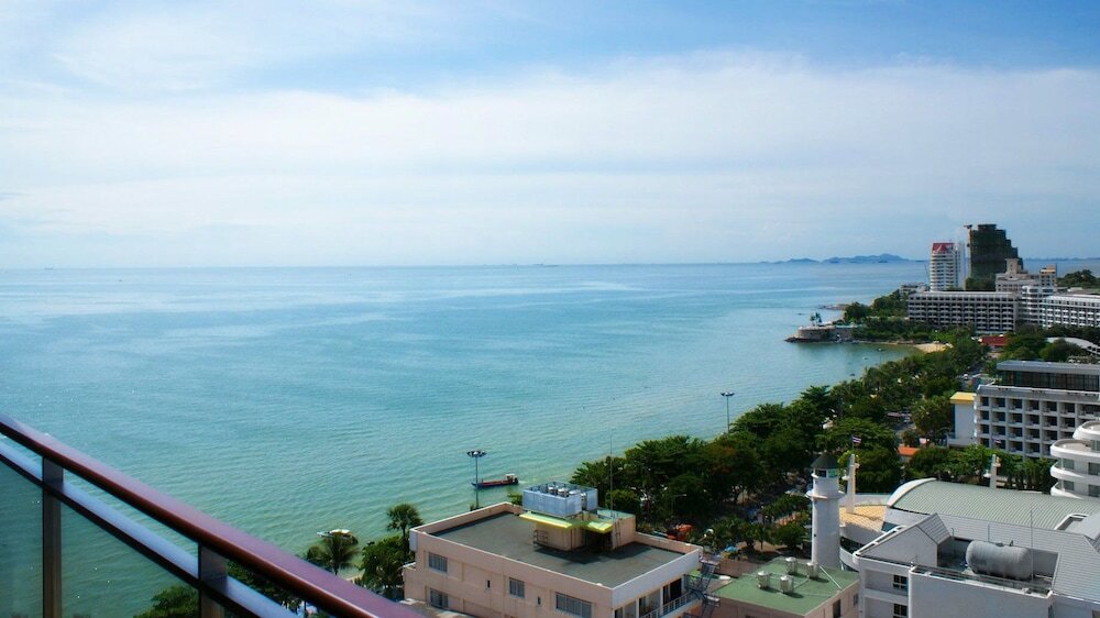 Паттайя: North Shore Condominium