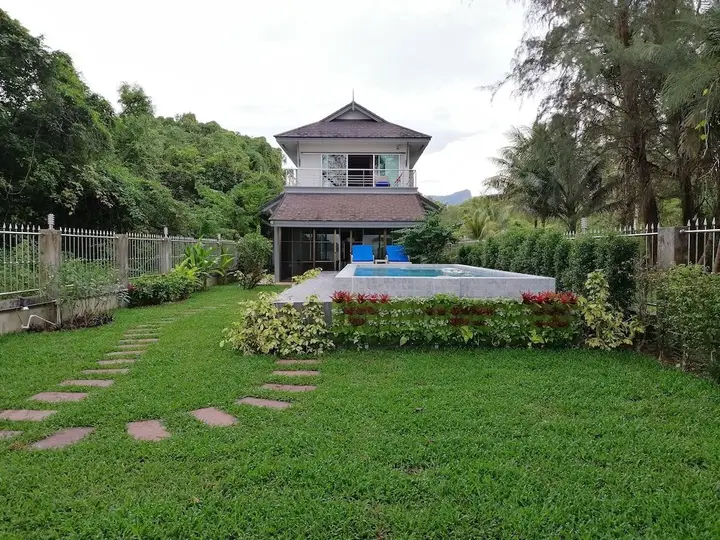 Краби: Baan Mook Taley Private Beachfront Villa