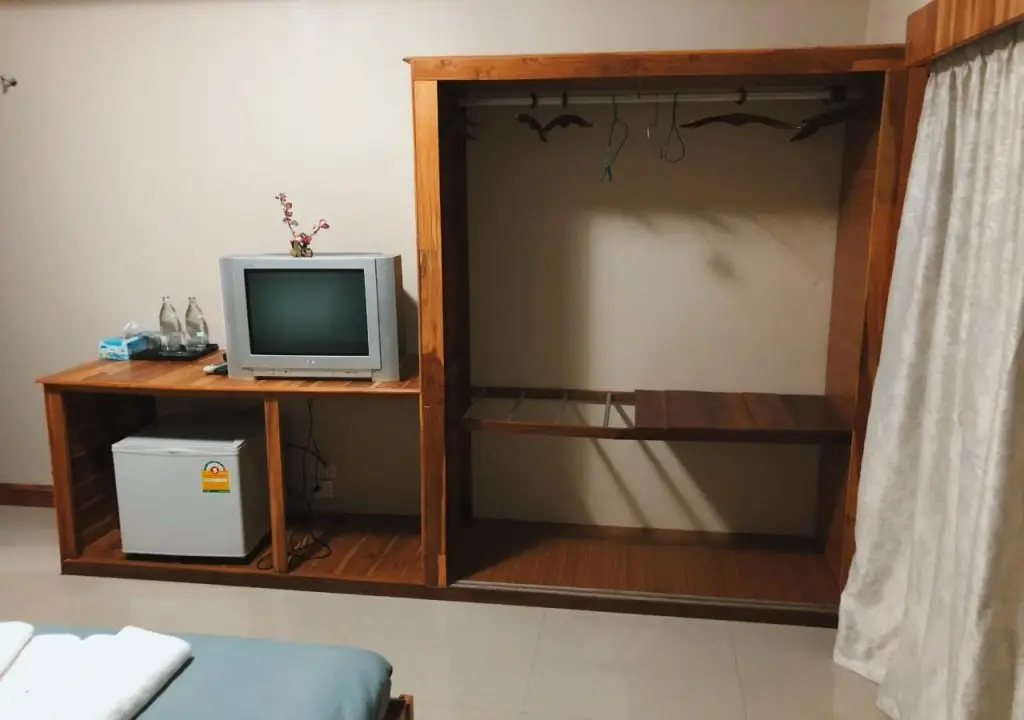 Маха Сарахам: Palm Spring Apartment
