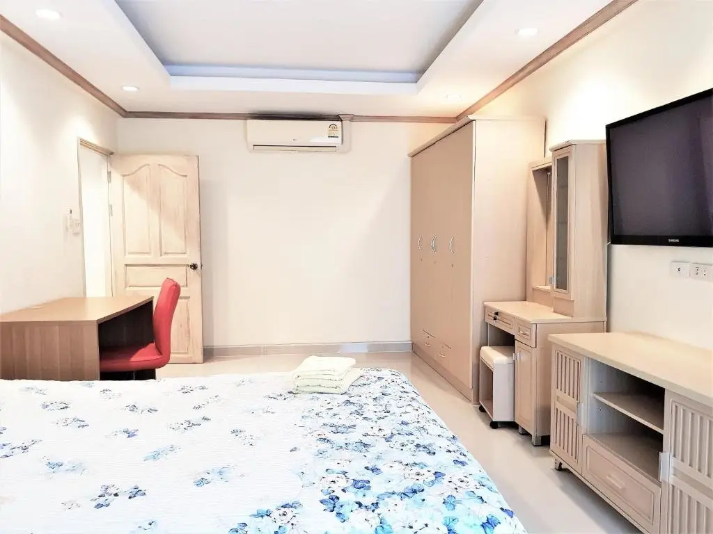 Паттайя: Room in Condo - Sea View Apartment Jomtien Beach Condominium 12th Floor