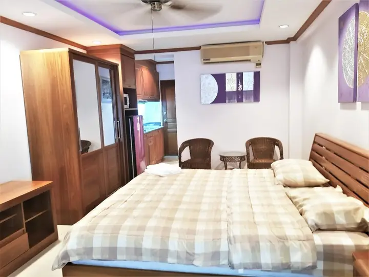 Паттайя: Sea View Studio Apartment Jomtien Beach Condominium 11th Floor