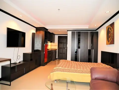 Angket Condominium Fully Furnished 14th Floor Studio Apartment — фото 1