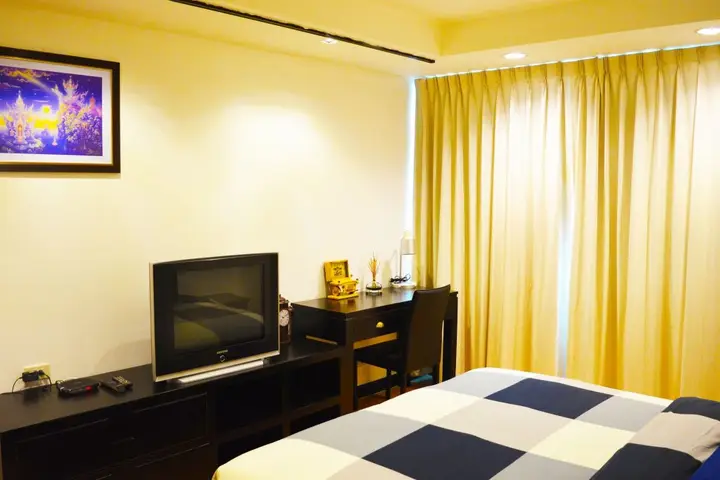 Бангкок: Serena Sathorn Suites