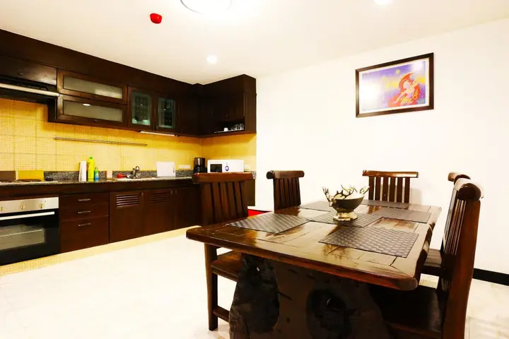 Бангкок: Serena Sathorn Suites
