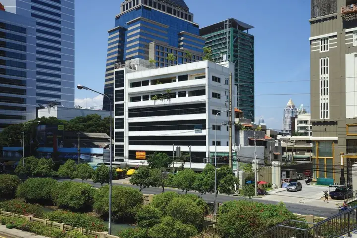 Бангкок: Serena Sathorn Suites
