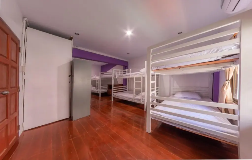Кату: Enrico Hostel Patong