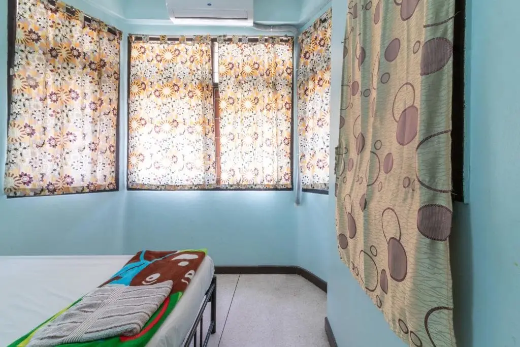 Бангкок: 7 Holder Guesthouse