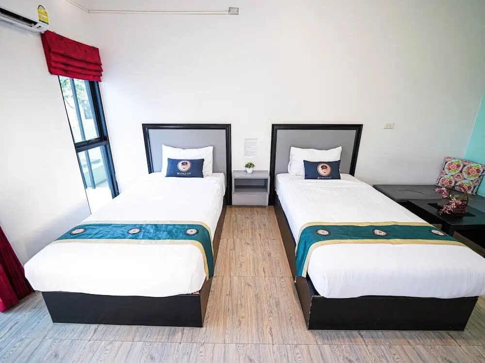 Фантон: RoomQuest Chonburi Phanat Nikhom