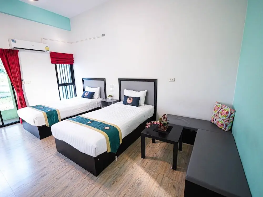 Фантон: RoomQuest Chonburi Phanat Nikhom