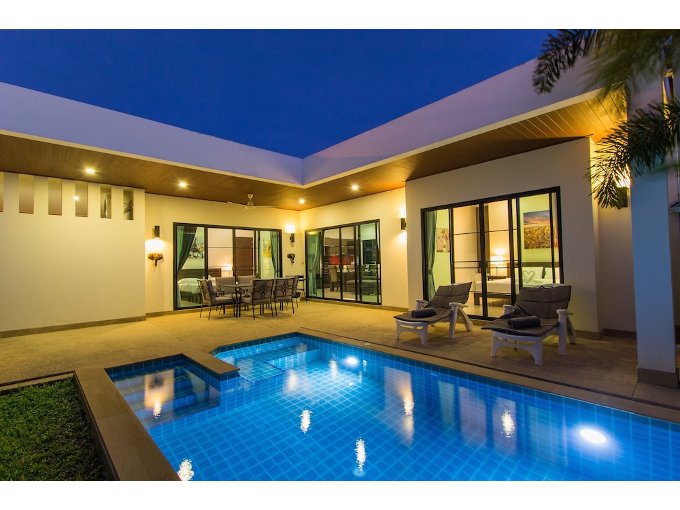 Муанг: West Facing 3BR Pool Villa by Intira