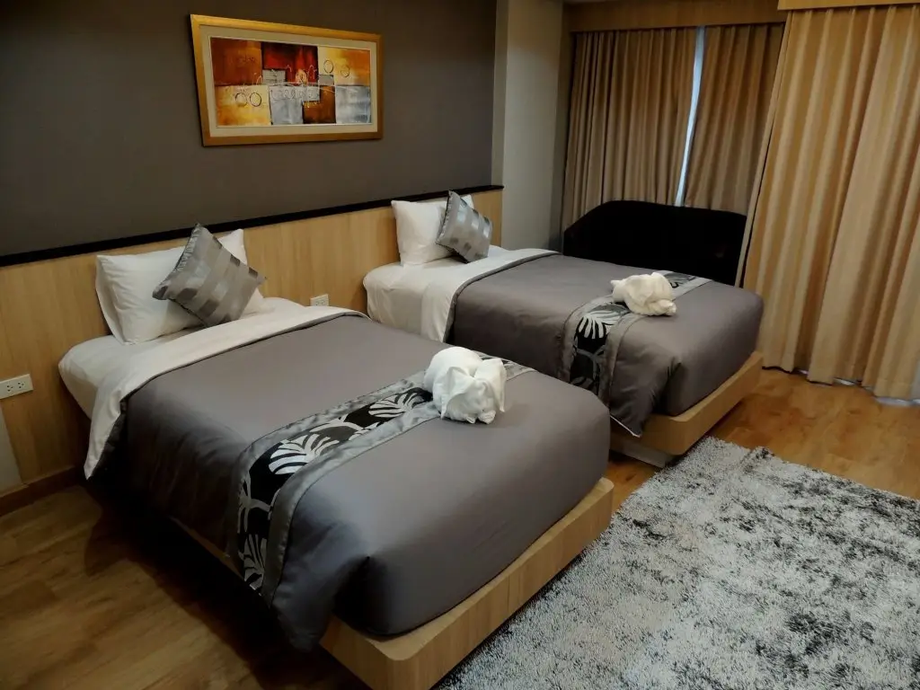 Хатъяй: The Raise Hotel