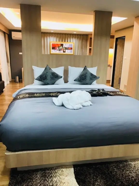 Хатъяй: The Raise Hotel