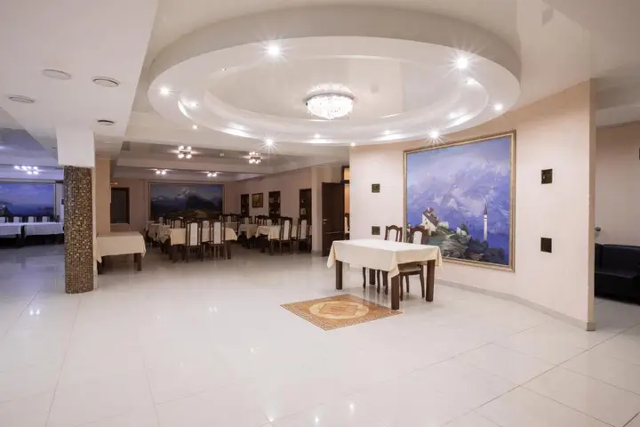 Саратов: Отель Мираж
