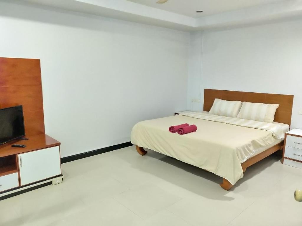 Паттайя: Amstellux Apartments
