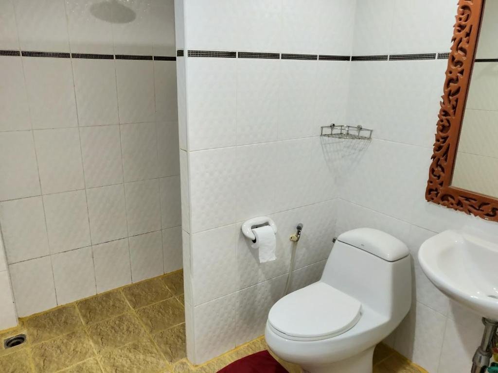 Паттайя: Amstellux Apartments
