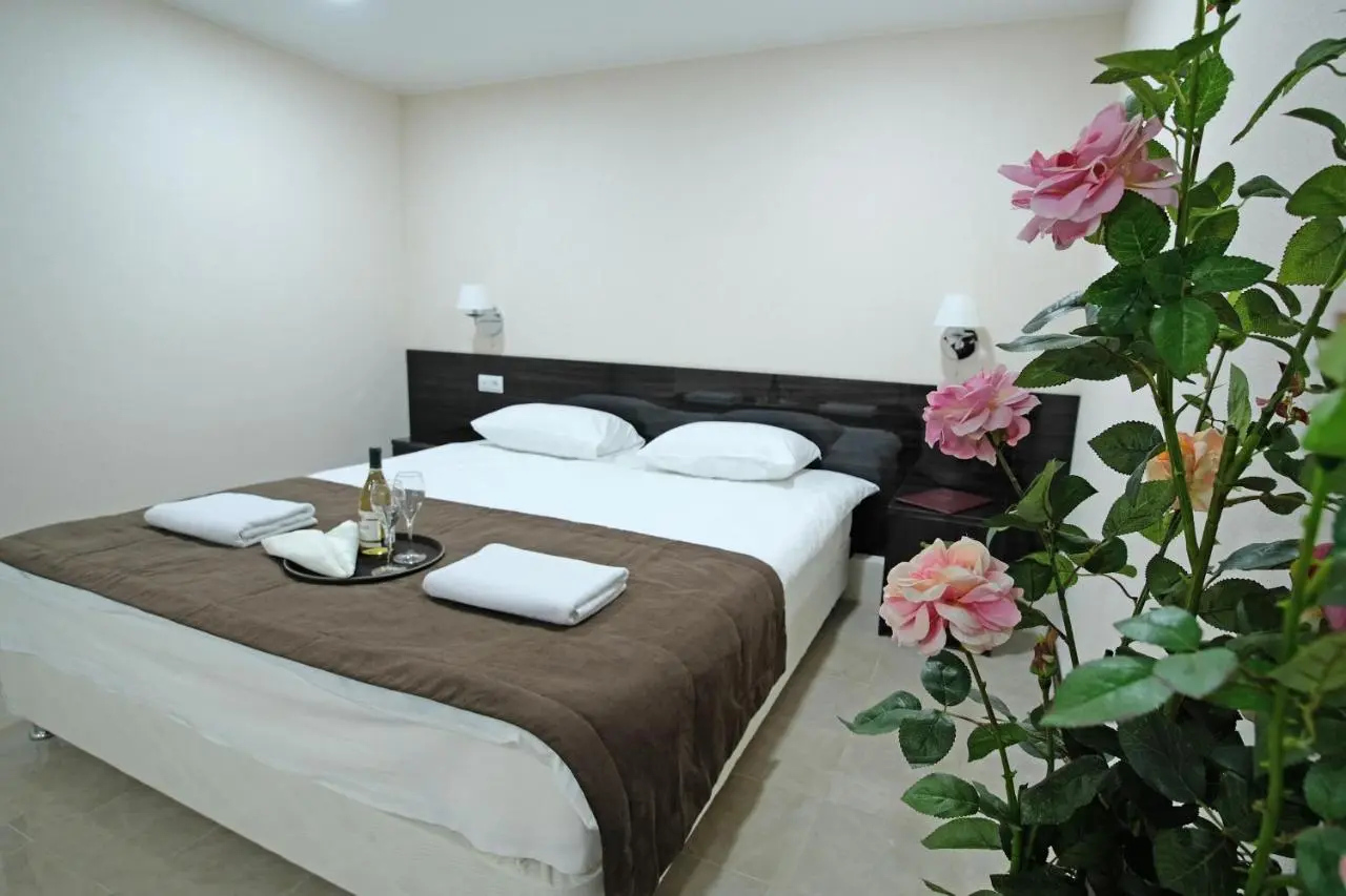 Саратов: Menua Hotel