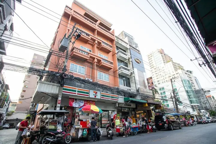 Бангкок: Ink 18/2 Hostel (Sukhumvit 22)