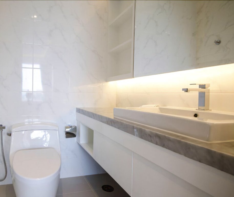 Тхаланг: Stylish One Bedroom Apartment at Surin by Aristo