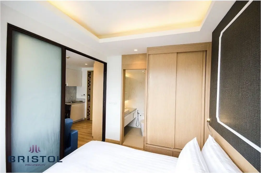 Тхаланг: Stylish One Bedroom Apartment at Surin by Aristo