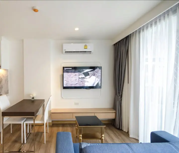 Тхаланг: Stylish One Bedroom Apartment at Surin by Aristo